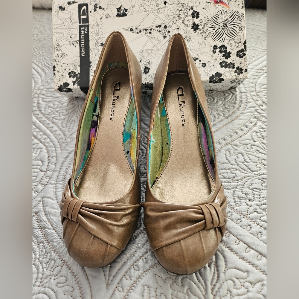 NEW Chinese Laundry 8.5 heels